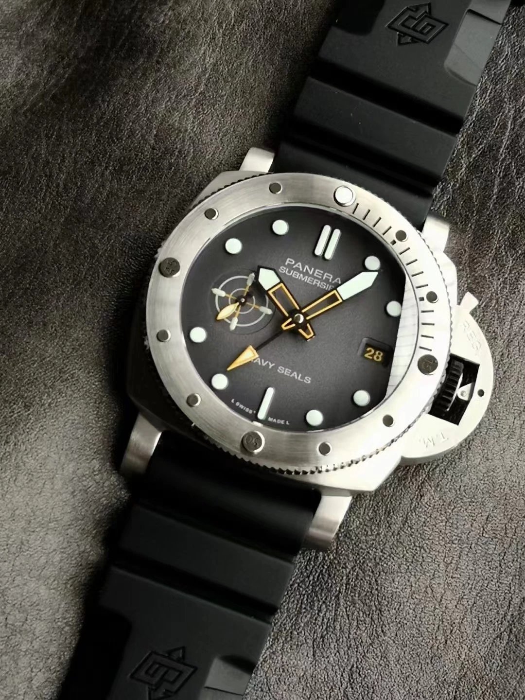 VS/파네라이 PAM1323 44MM