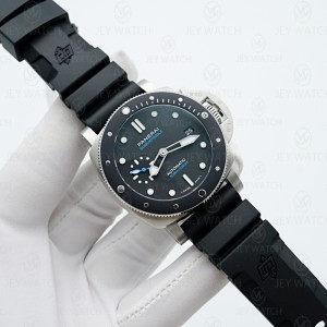 VS 파네라이 서머저블 PAM683 42MM/