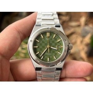 V7/아이더블유씨 인제니어 오토매틱 40