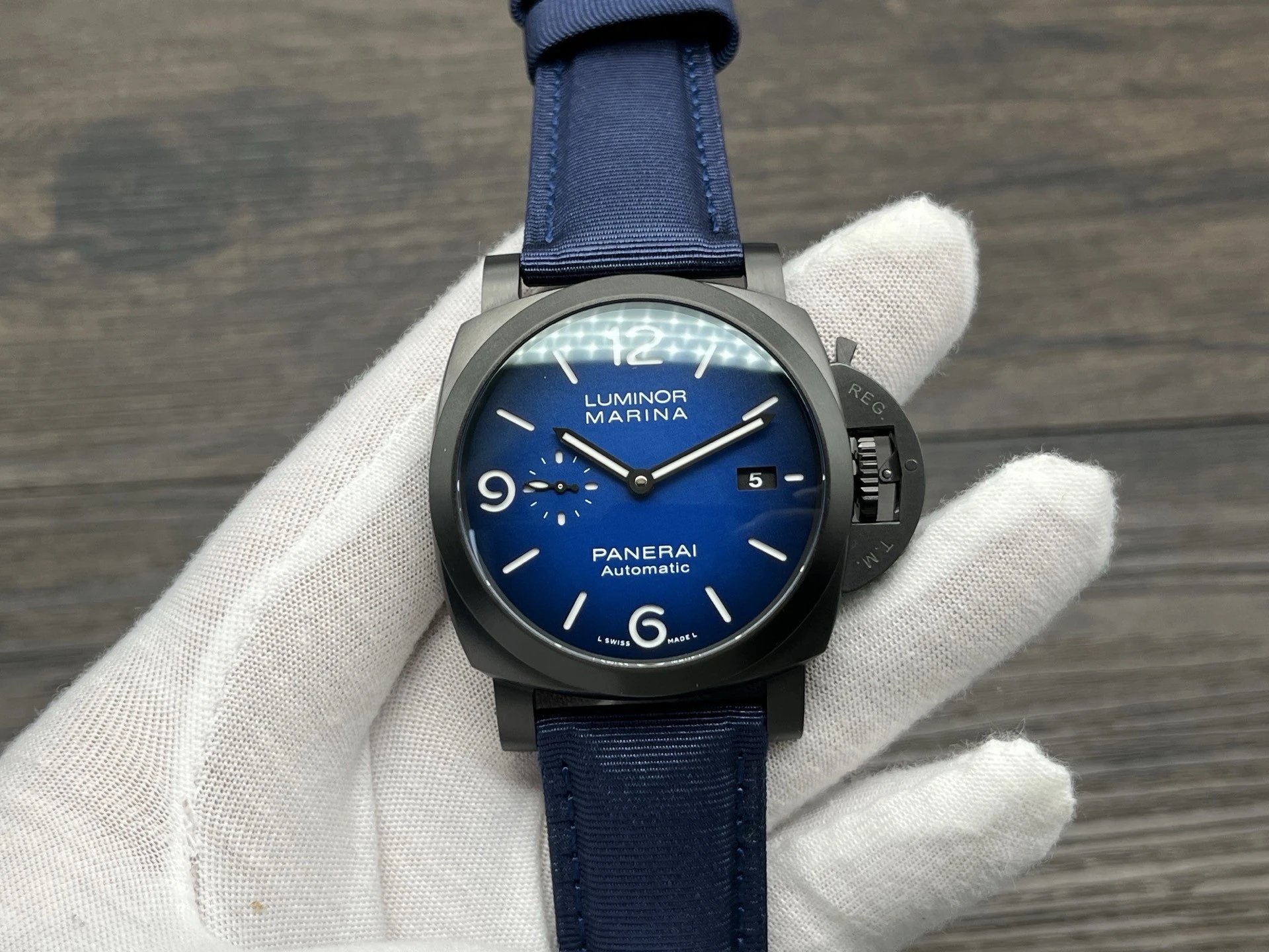 VS/파네라이 PAM2319 44MM