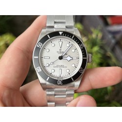 ZF/튜더 블랙베이 68 M7943 43MM